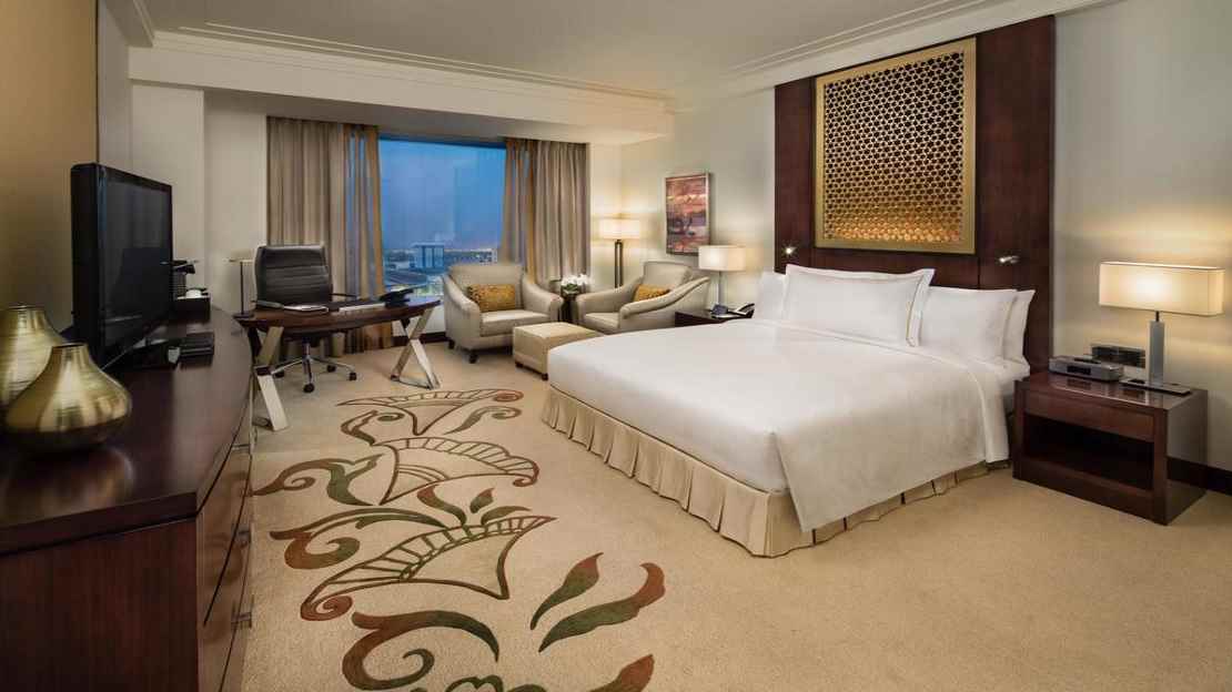 King Deluxe Room with Skyline View